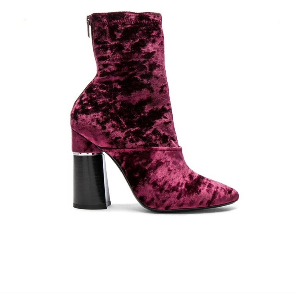 🛍3.1 Phillip Lim Kyoto Velvet Boot